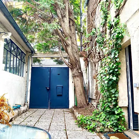 Artist's - & Private Courtyard - 200m2 Villa *