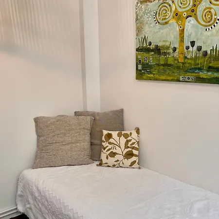 Artist's - & Private Courtyard - 200m2 Willa