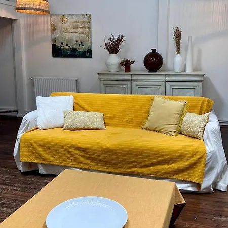 Artist's - & Private Courtyard - 200m2 Villa