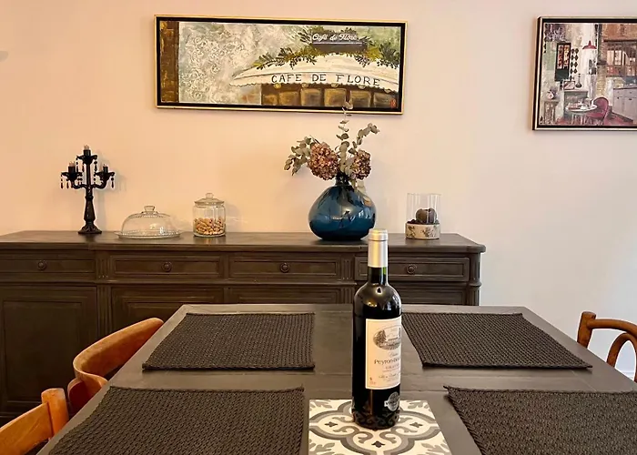 Artist's - & Private Courtyard - 200m2 别墅 *